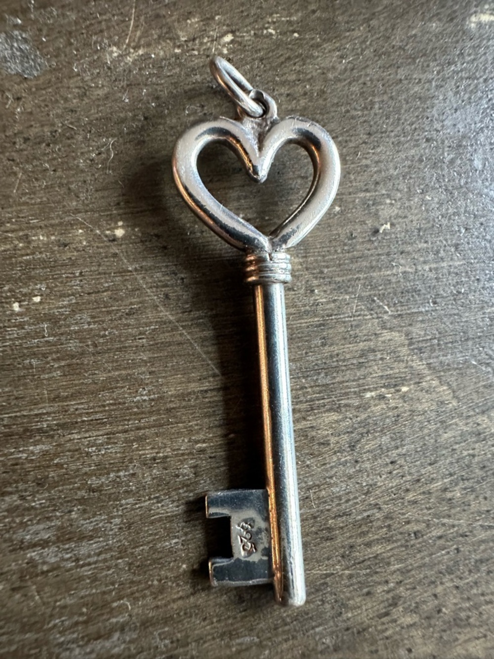 VYG Sterling Silver Heart Key Pendant Charm